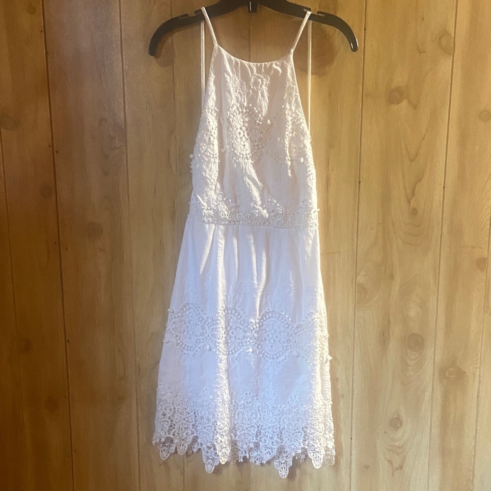 L’ATISTE- White Lace Halter Dress